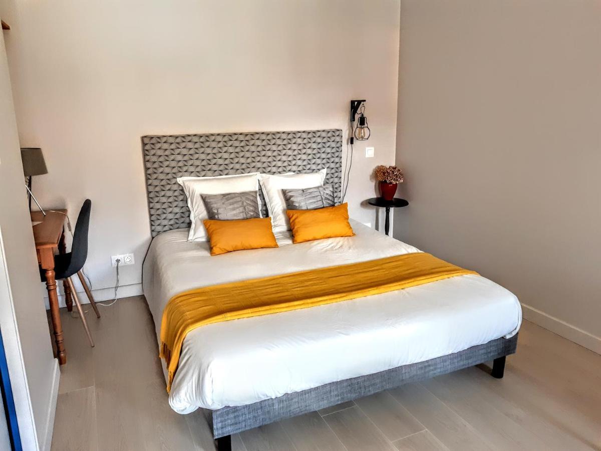 Bed and Breakfast 10 Cote Cour Chaux  Exteriér fotografie